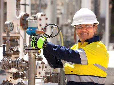 Study process plant technology at TAFE WA. Photo credit: Challenger Institute of Technology