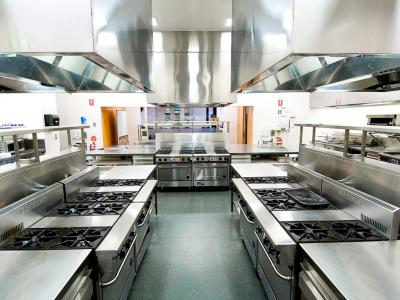 State of the art kitchen facilities can be found in many colleges.  Photo credit: William Angliss Institute.